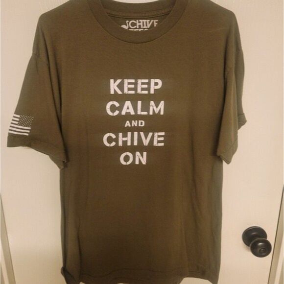 ~ mens green Keep calm and chive on t shirt - Picture 1 of 3